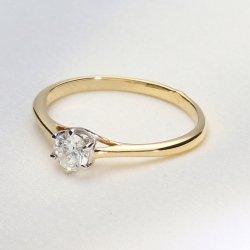 Złoty pierścionek z diamentem laboratoryjnym – 585 | Etyczna elegancja