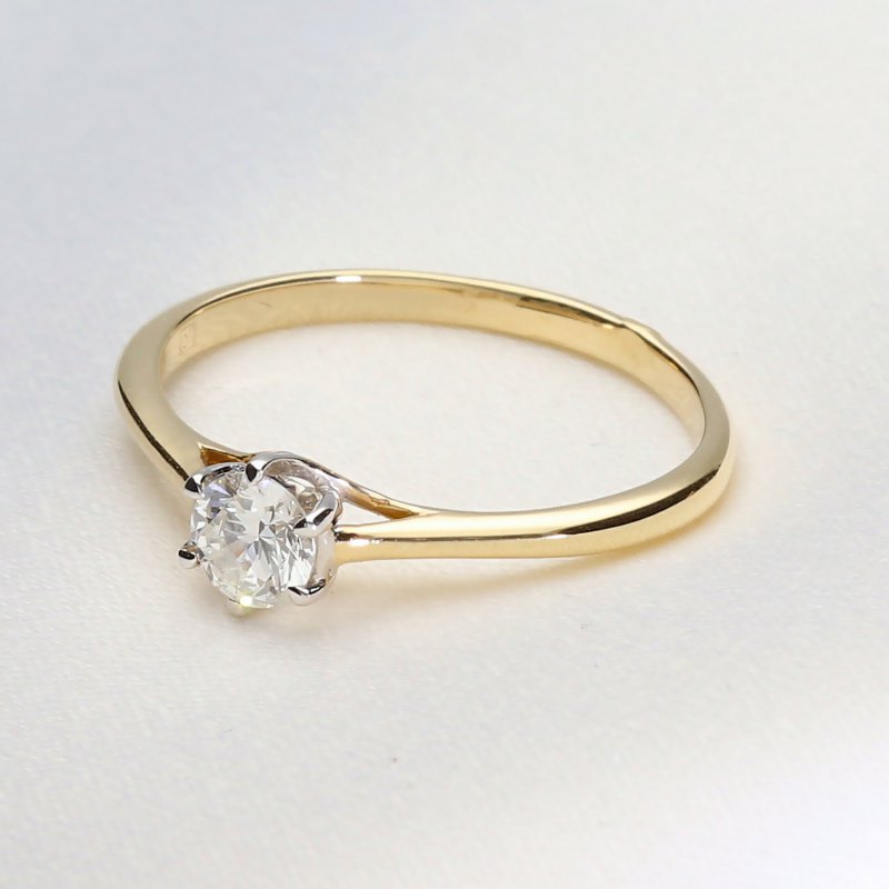 Złoty pierścionek z diamentem laboratoryjnym – 585 | Etyczna elegancja