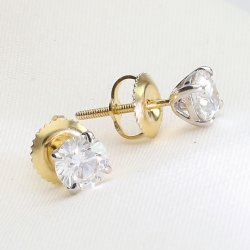 Złote kolczyki z brylantami laboratoryjnymi 14K – elegancja i blask
