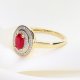 Złoty pierścionek z rubinem i brylantami – luksus i elegancja