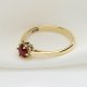 Złoty pierścionek z rubinem – elegancki i klasyczny pierścionek z czerwonym kamieniem