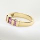 Złoty pierścionek z różowymi szafirami – elegancja i nowoczesny styl w jednym