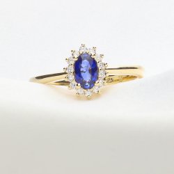 Złoty Pierścionek z Szafirem i Brylantami | Królewski Wzór