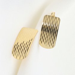 Eleganckie Złote Kolczyki — Nowoczesna Tekstura