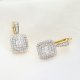 Luksusowe Złote Kolczyki z Diamentami – Kwadratowe Halo z Bagietami