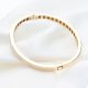 Złota Sztywna Bransoleta – Klasyczna Elegancja z Geometrycznym Akcentem