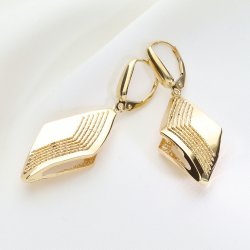 Złote Kolczyki Wiszące Geometryczne – Nowoczesny Wzór Adoro