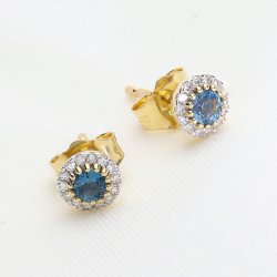 Eleganckie złote kolczyki sztyfty z topazami London Blue i brylantami