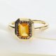 Klasyczny złoty pierścionek z naturalnym cytrynem i brylantami
