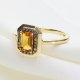 Klasyczny złoty pierścionek z naturalnym cytrynem i brylantami
