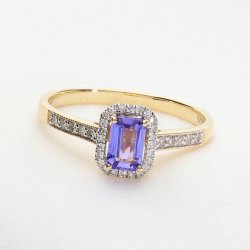 Klasyczny złoty pierścionek z naturalnym tanzanitem i brylantami
